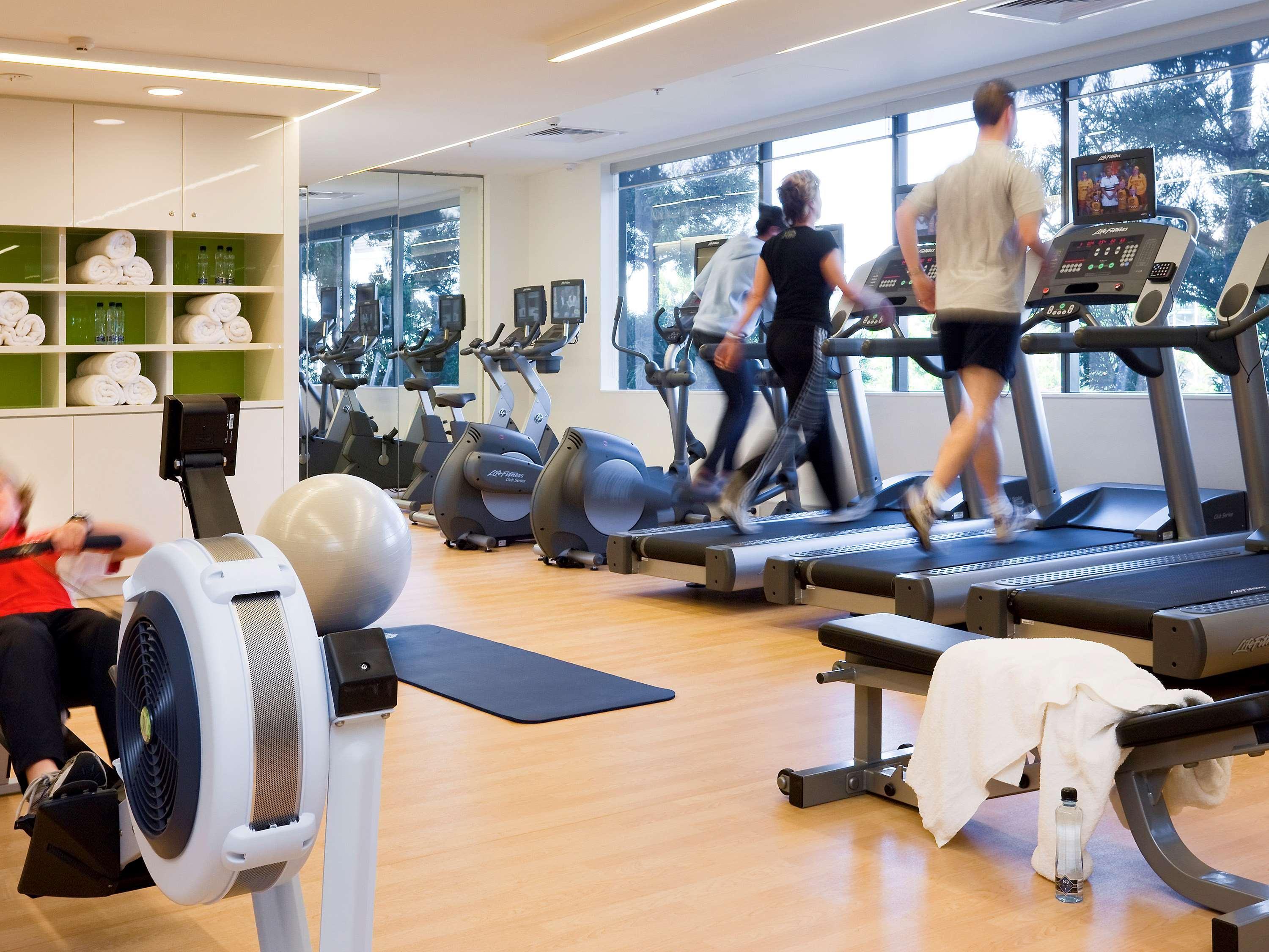 Pullman Sydney Olympic Park Sidney Exterior foto The gym at the InterContinental Sydney