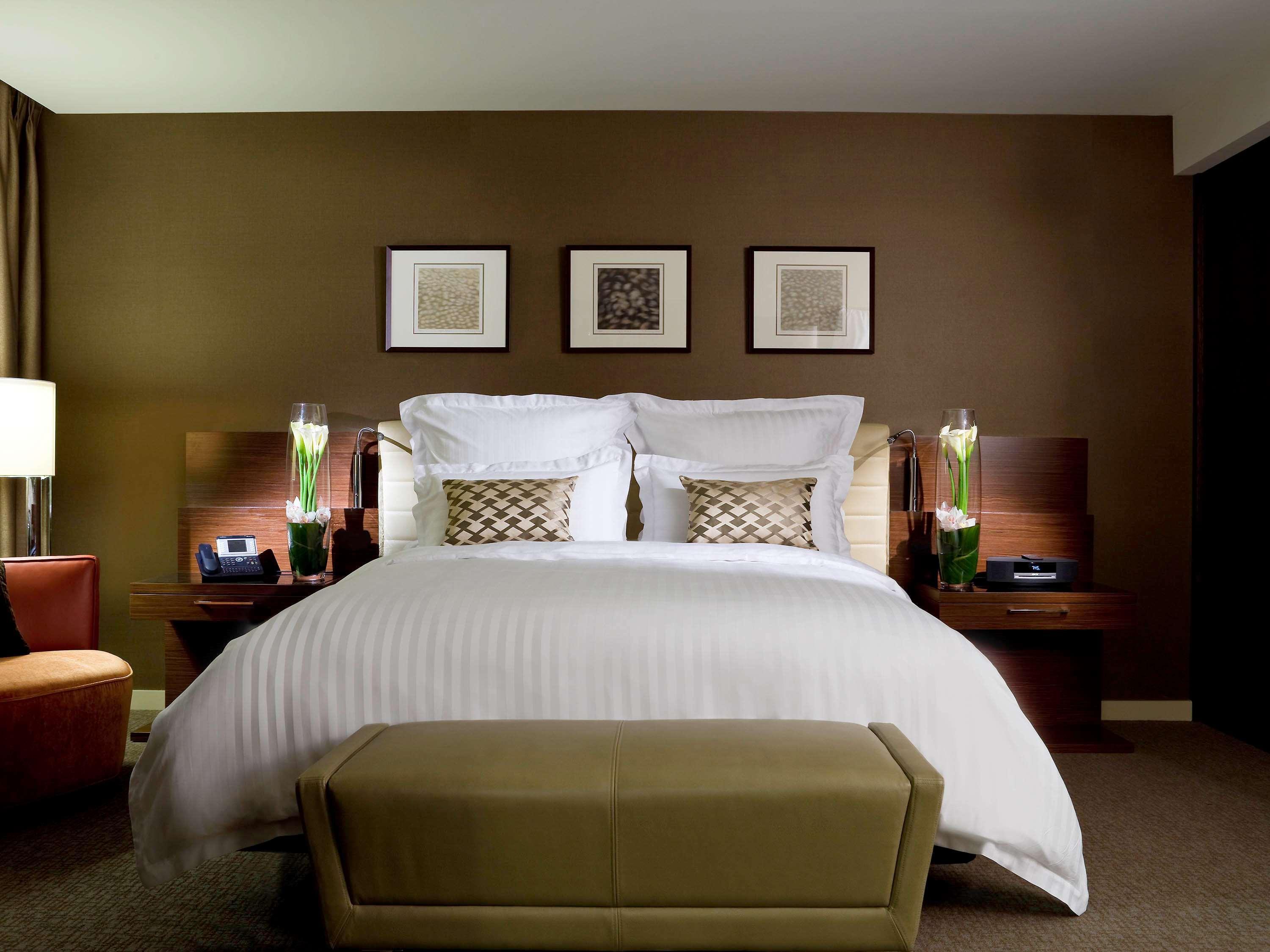 Pullman Sydney Olympic Park Sidney Exterior foto A guest room at the Westin Palace, Madrid