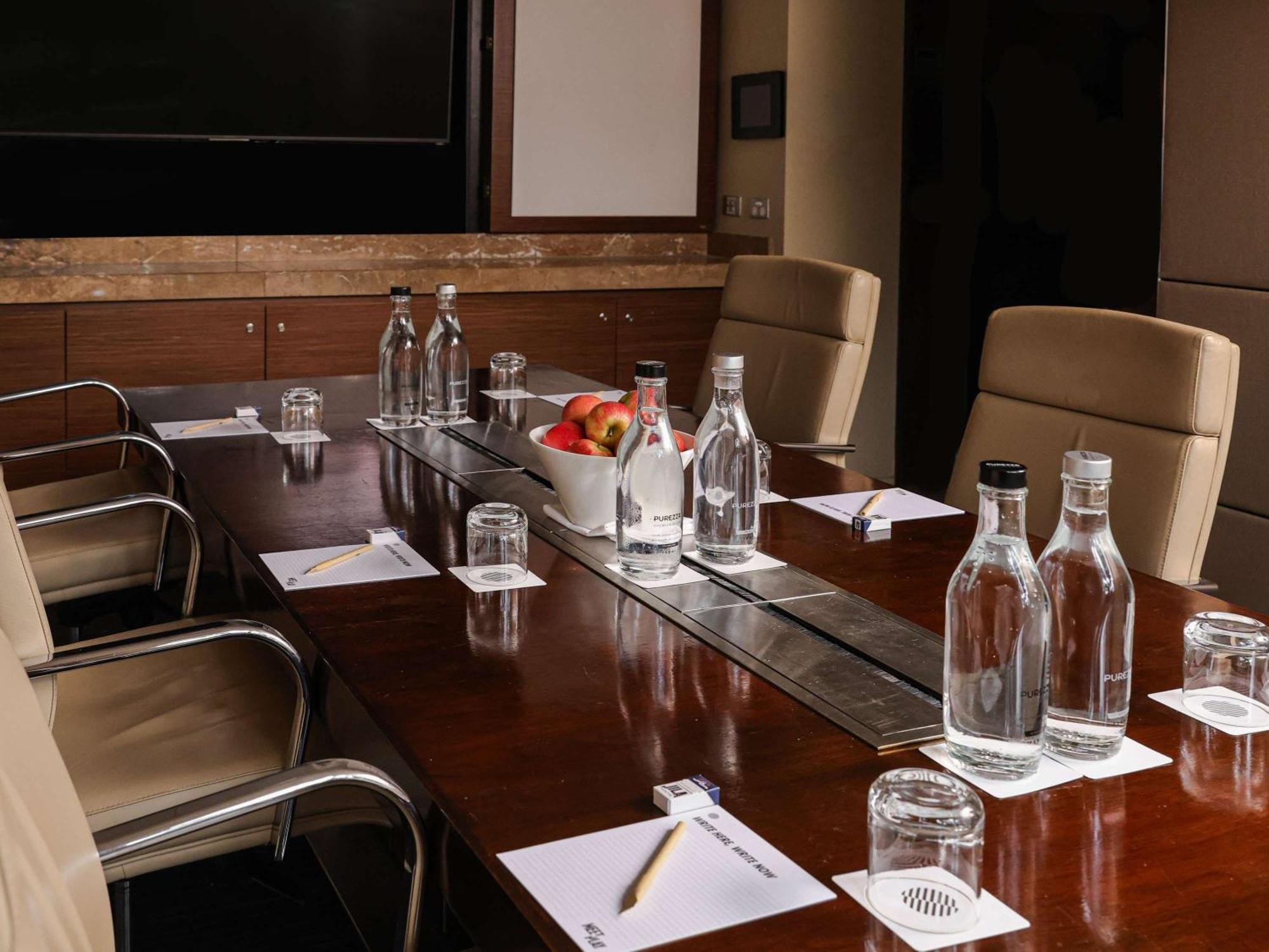 Pullman Sydney Olympic Park Sidney Exterior foto A boardroom at the InterContinental London Park Lane