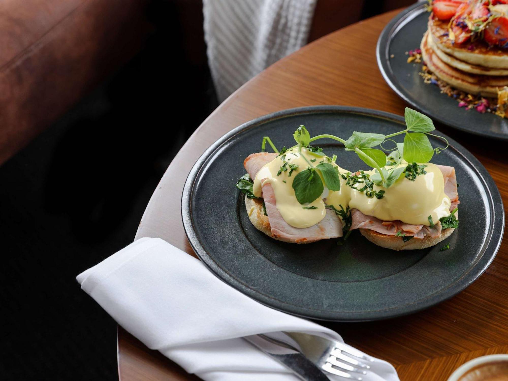 Pullman Sydney Olympic Park Sidney Exterior foto Eggs Benedict