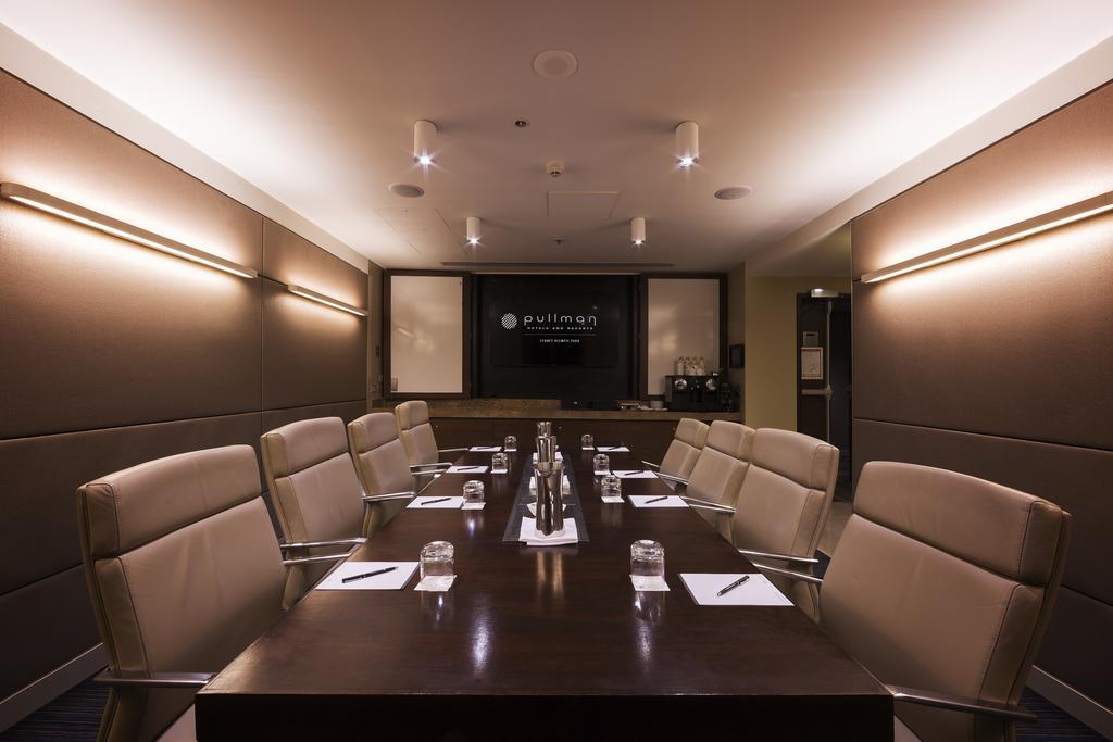 Pullman Sydney Olympic Park Sidney Exterior foto Boardroom at the hotel
