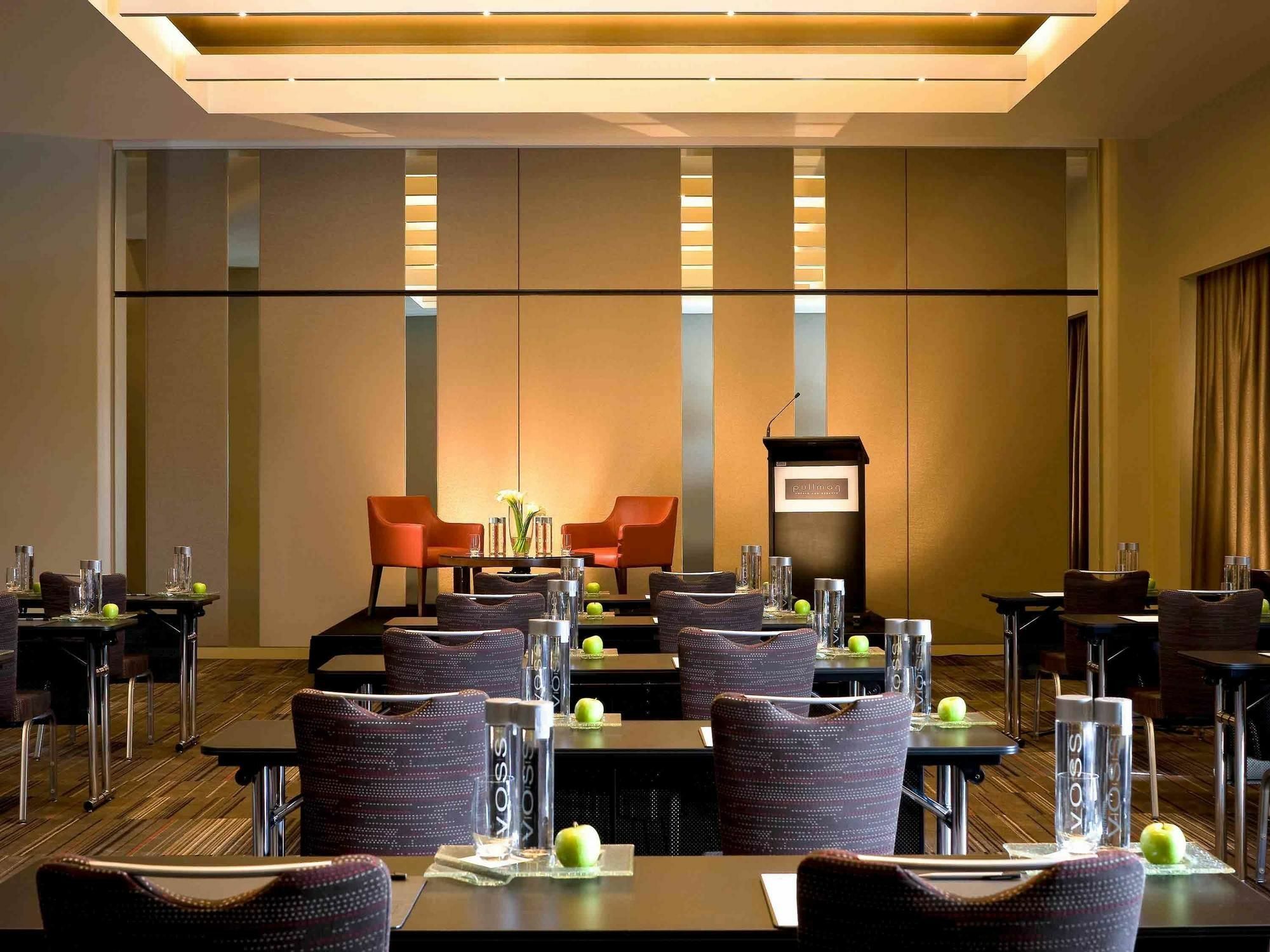 Pullman Sydney Olympic Park Sidney Exterior foto Meeting room at the Park Hyatt Hyderabad